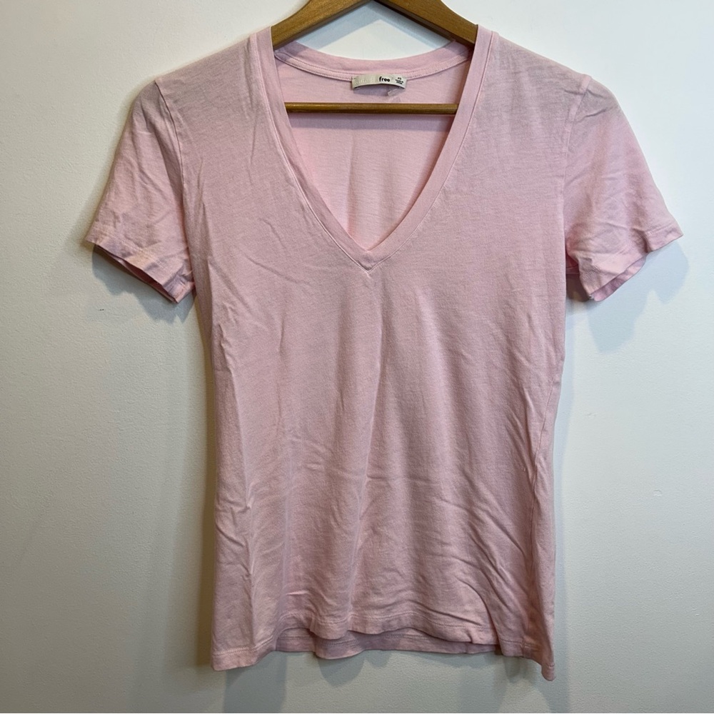Aritzia Wilfred Free V-Neck Short Sleeve Tee Shirt Light Pink